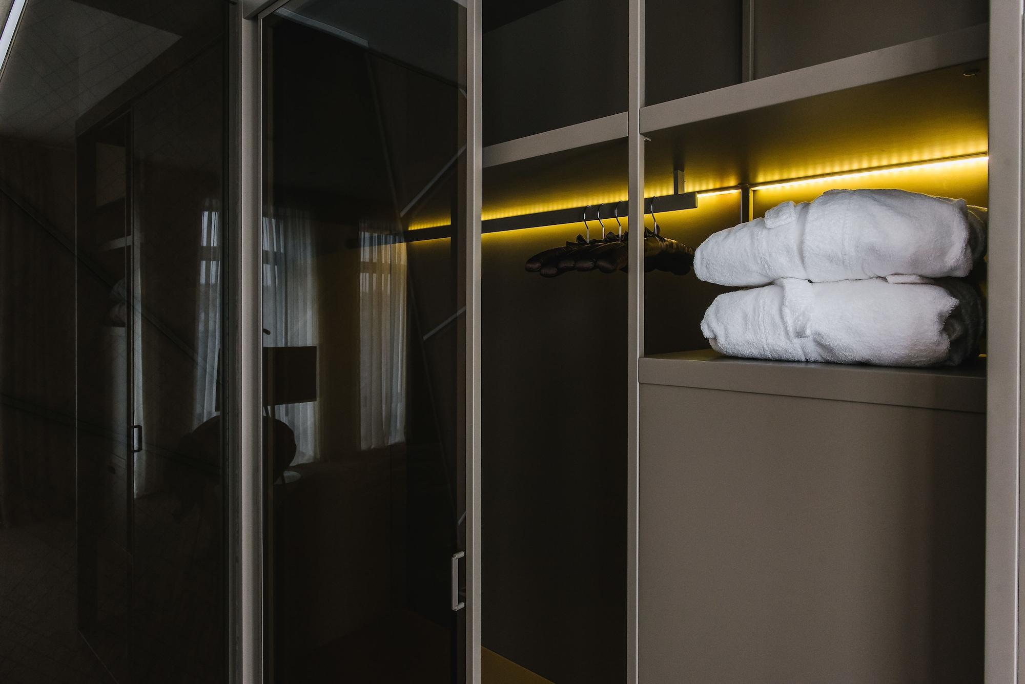 Noble Boutique Hotel Lutsʼk Εξωτερικό φωτογραφία