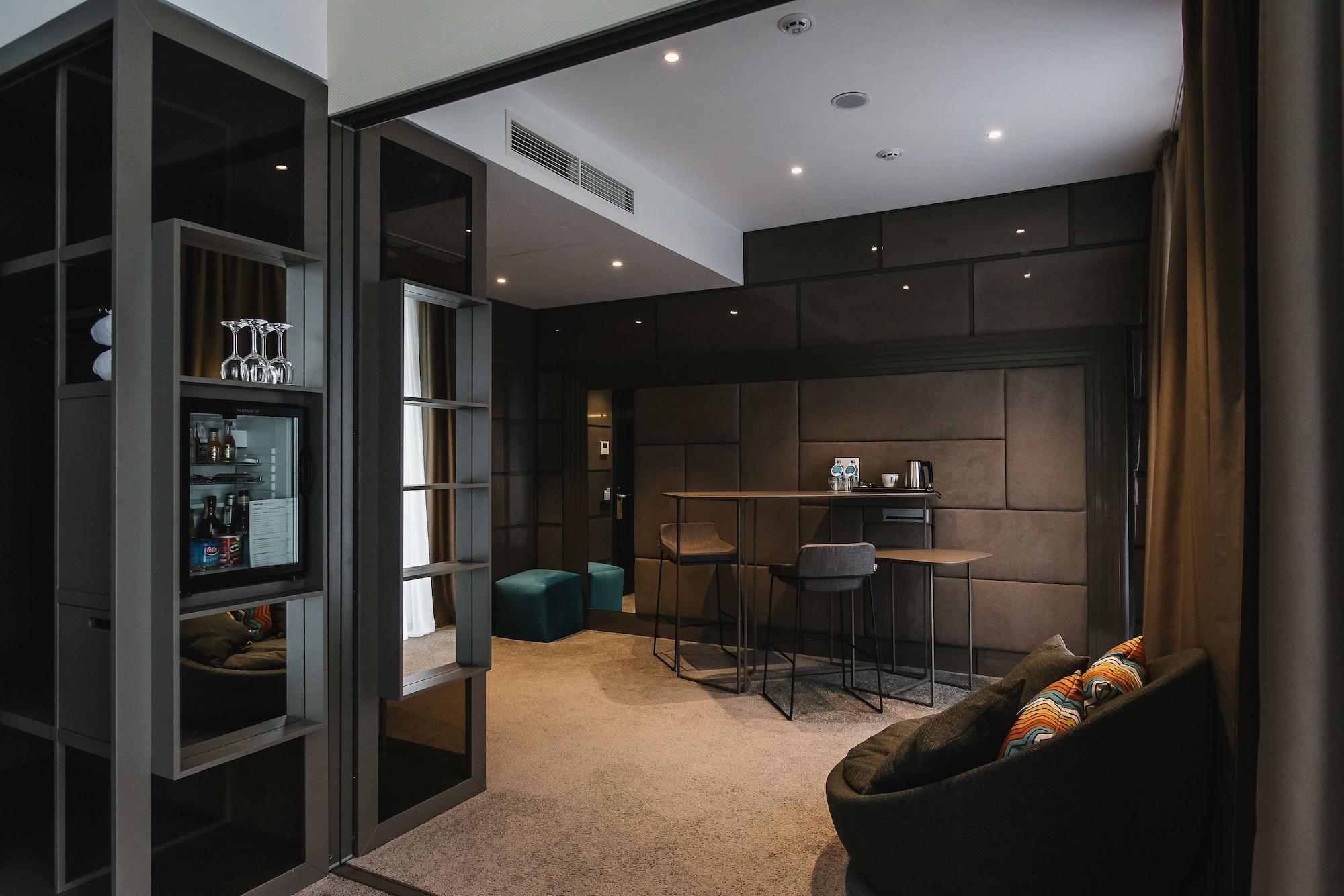 Noble Boutique Hotel Lutsʼk Εξωτερικό φωτογραφία