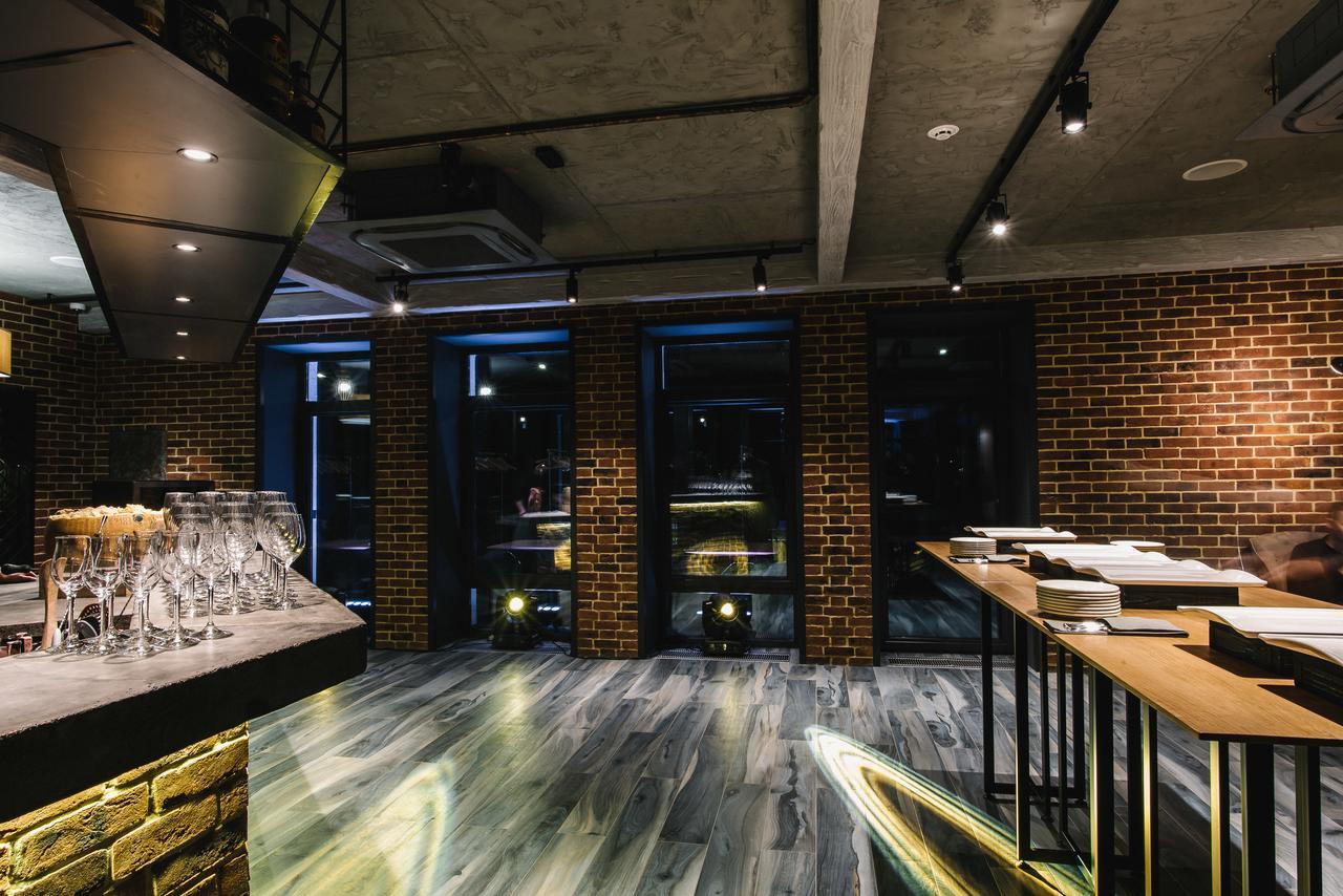 Noble Boutique Hotel Lutsʼk Εξωτερικό φωτογραφία