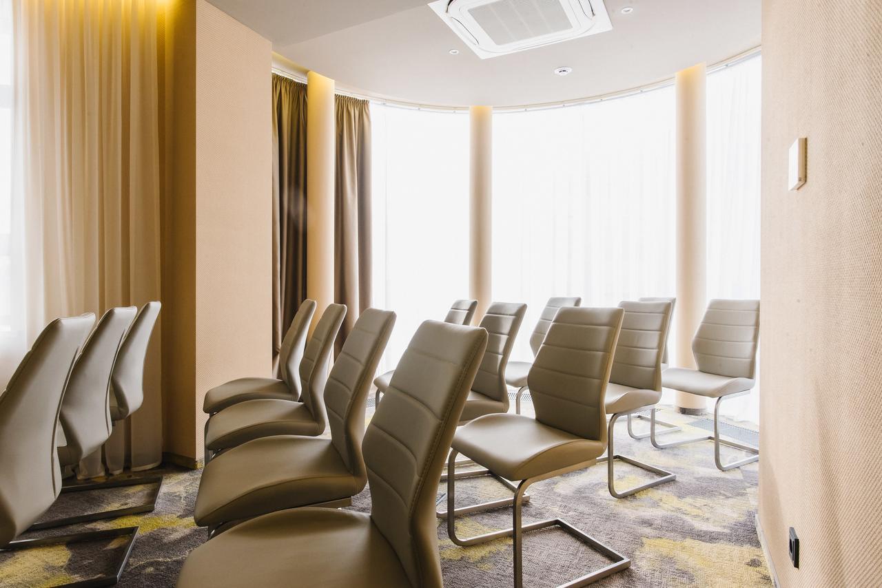 Noble Boutique Hotel Lutsʼk Εξωτερικό φωτογραφία