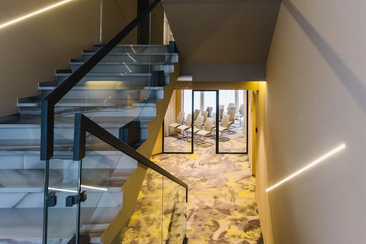 Noble Boutique Hotel Lutsʼk Εξωτερικό φωτογραφία
